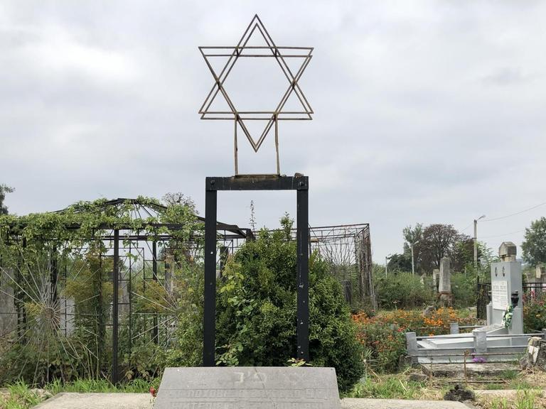 Jüdischer Friedhof Czernowitz mit dem Massengrab für 900 Holocaust-Opfer