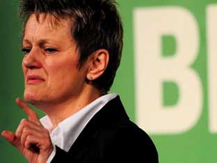 Renate Künast bei ihrer Rede im Berliner Kommunikationsmuseum Renate Künast bei ihrer Rede im Berliner Kommunikationsmuseum
