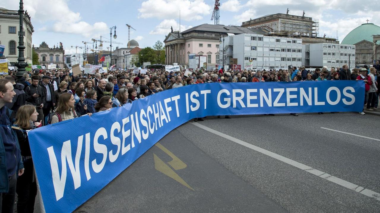 "March for Science" am 22. April 2017 in Berlin. "March for Science" am 22. April 2017 in Berlin.