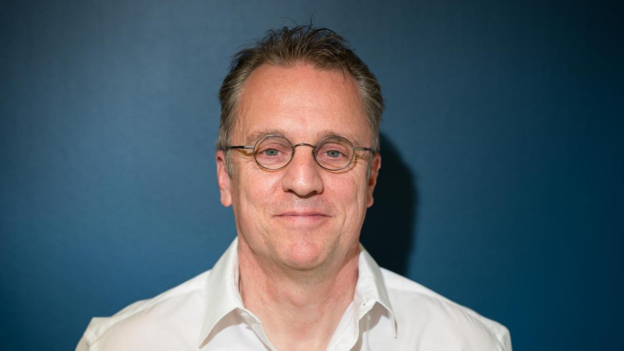 Tim Meyer, Sportmediziner, lächelt in die Kamera. Tim Meyer, Sportmediziner, lächelt in die Kamera.