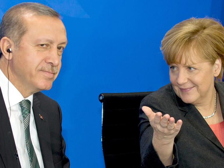 Der türkische Ministerpräsident Erdogan und Bundeskanzlerin Merkel