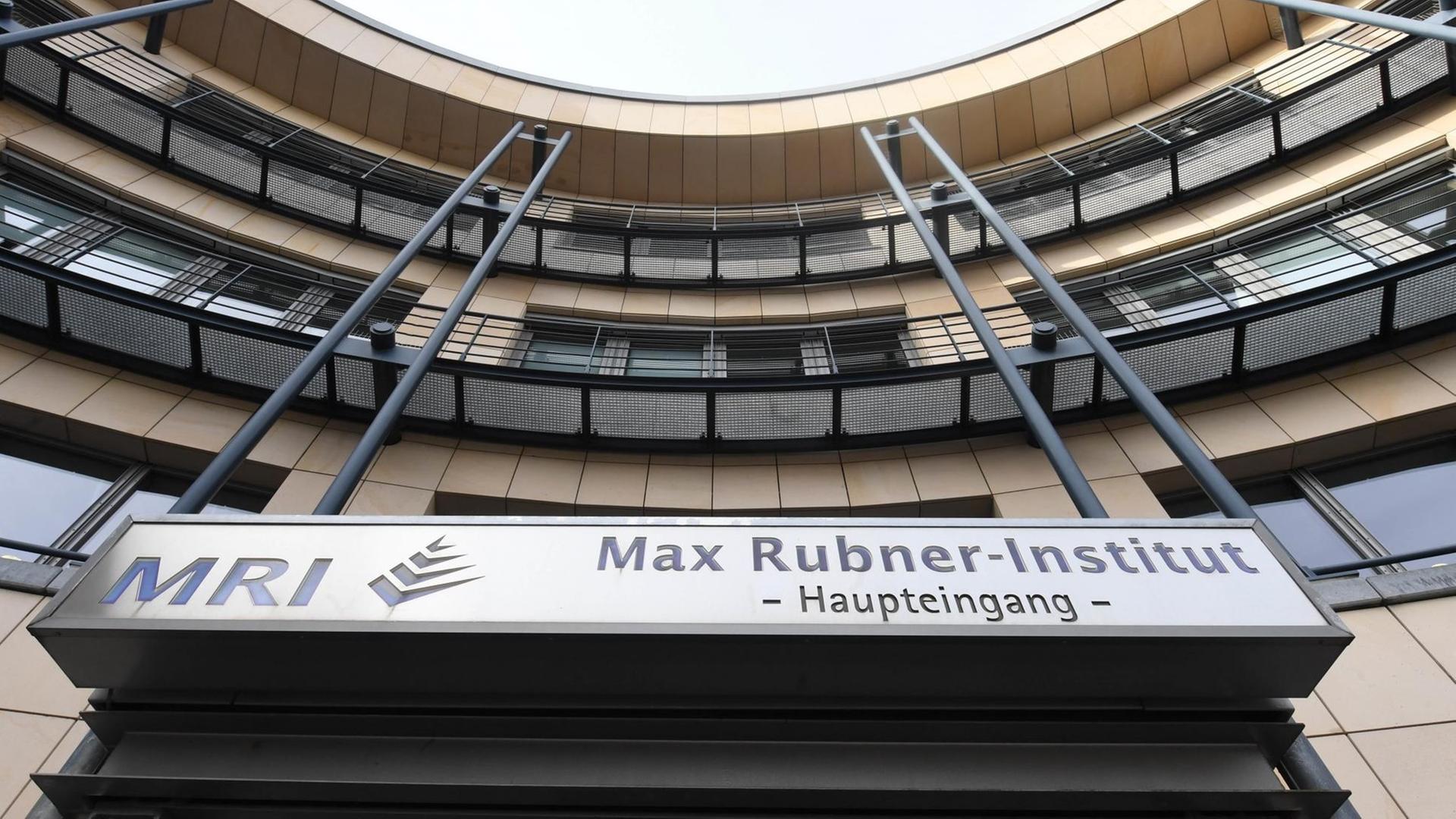08.02.2019, Baden-Württemberg, Karlsruhe: Aussenaufnahme des Max-Rubner-Institut (MRI) Karlsruhe. Dort wurde das Max-Rubner-Institut für Kinderernährung eröffnet. 08.02.2019, Baden-Württemberg, Karlsruhe: Aussenaufnahme des Max-Rubner-Institut (MRI) Karlsruhe. Dort wurde das Max-Rubner-Institut für Kinderernährung eröffnet.