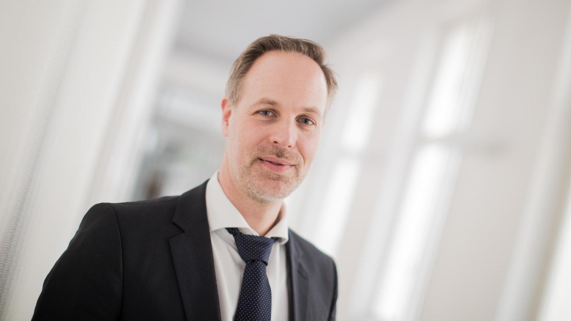 Der Vorsitzende des BDK, Sebastian Fiedler, in einer Aufnahme vom Januar 2018 in der Staatskanzlei in Düsseldorf