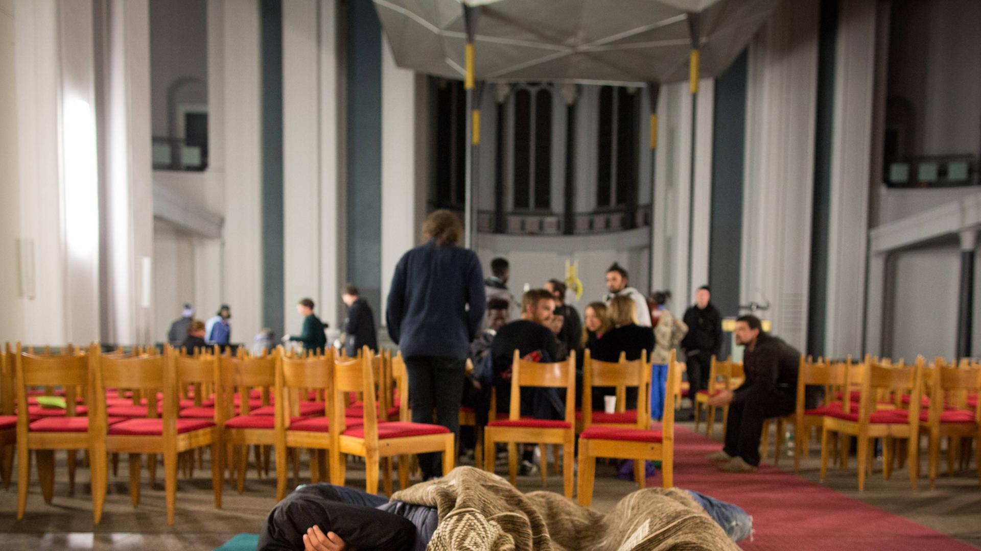 Flüchtlinge in einer Kirche in Berlin-Kreuzberg Flüchtlinge in einer Kirche in Berlin-Kreuzberg
