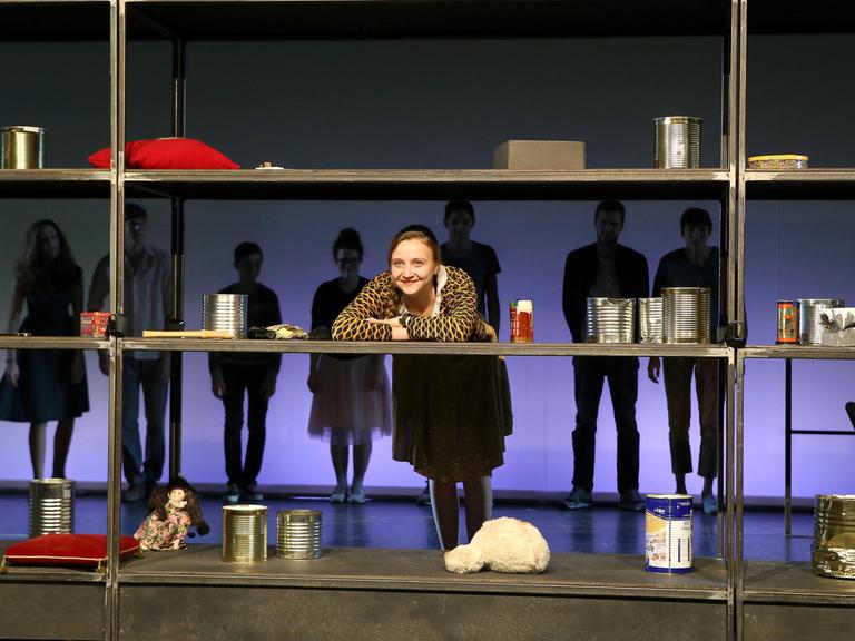 "Anne" nach dem Tagebuch der Anne Frank aufgeführt vom Jungen Schauspiel Frankfurt beim Theatertreffen der Jugend 2015 in Berlin.