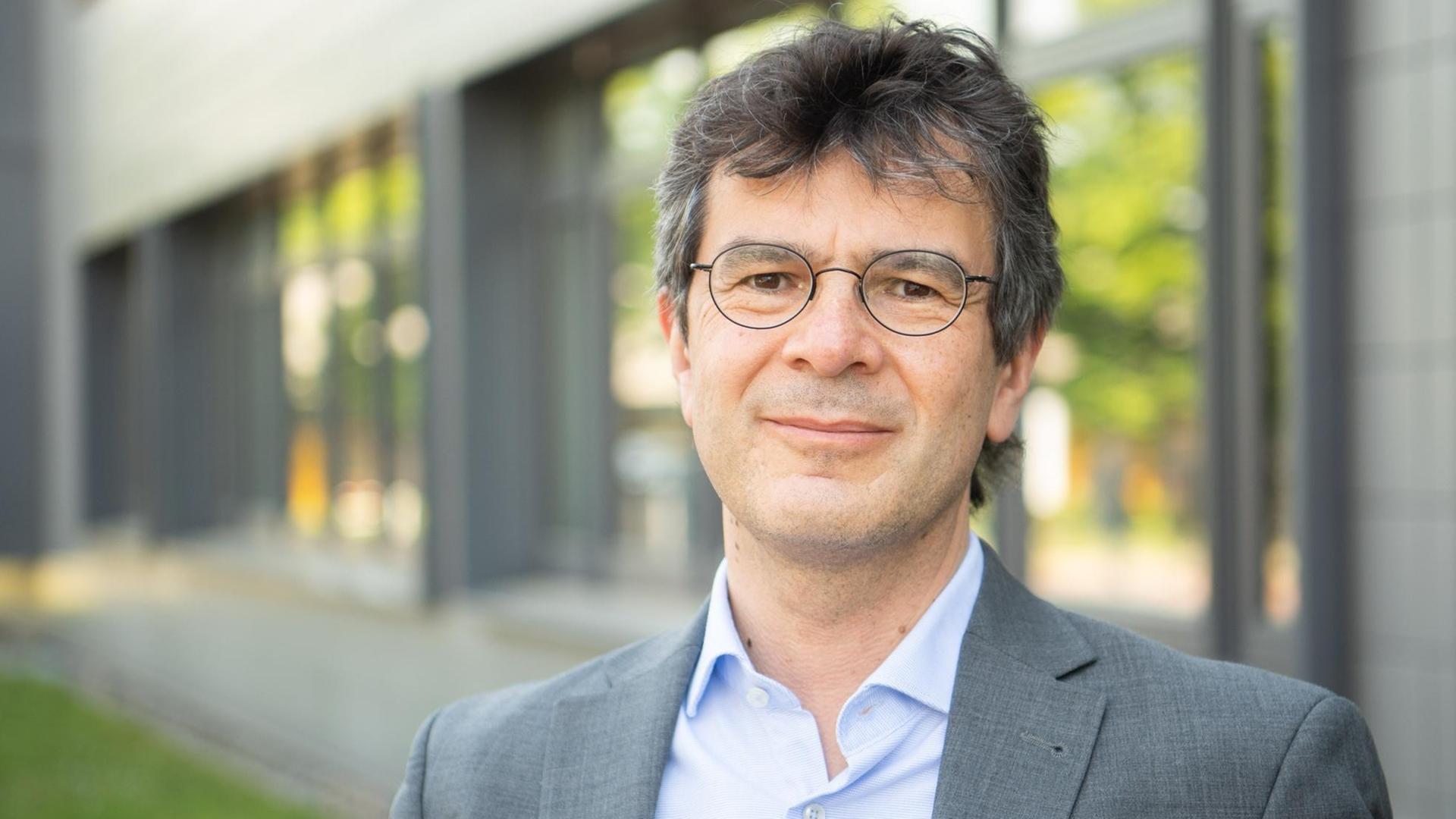 Gerard Krause, Abteilungsleiter Epidemiologie am Helmholtz-Zentrum für Infektionsforschung HZI Braunschweig Gerard Krause, Abteilungsleiter Epidemiologie am Helmholtz-Zentrum für Infektionsforschung HZI Braunschweig