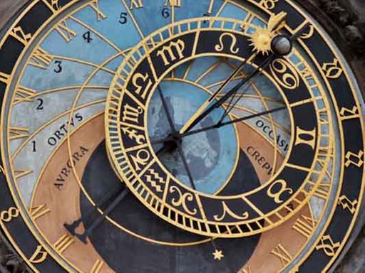 Die Astrrologie geht davon aus: Nicht jede Zeit fühlt sich gleich an.