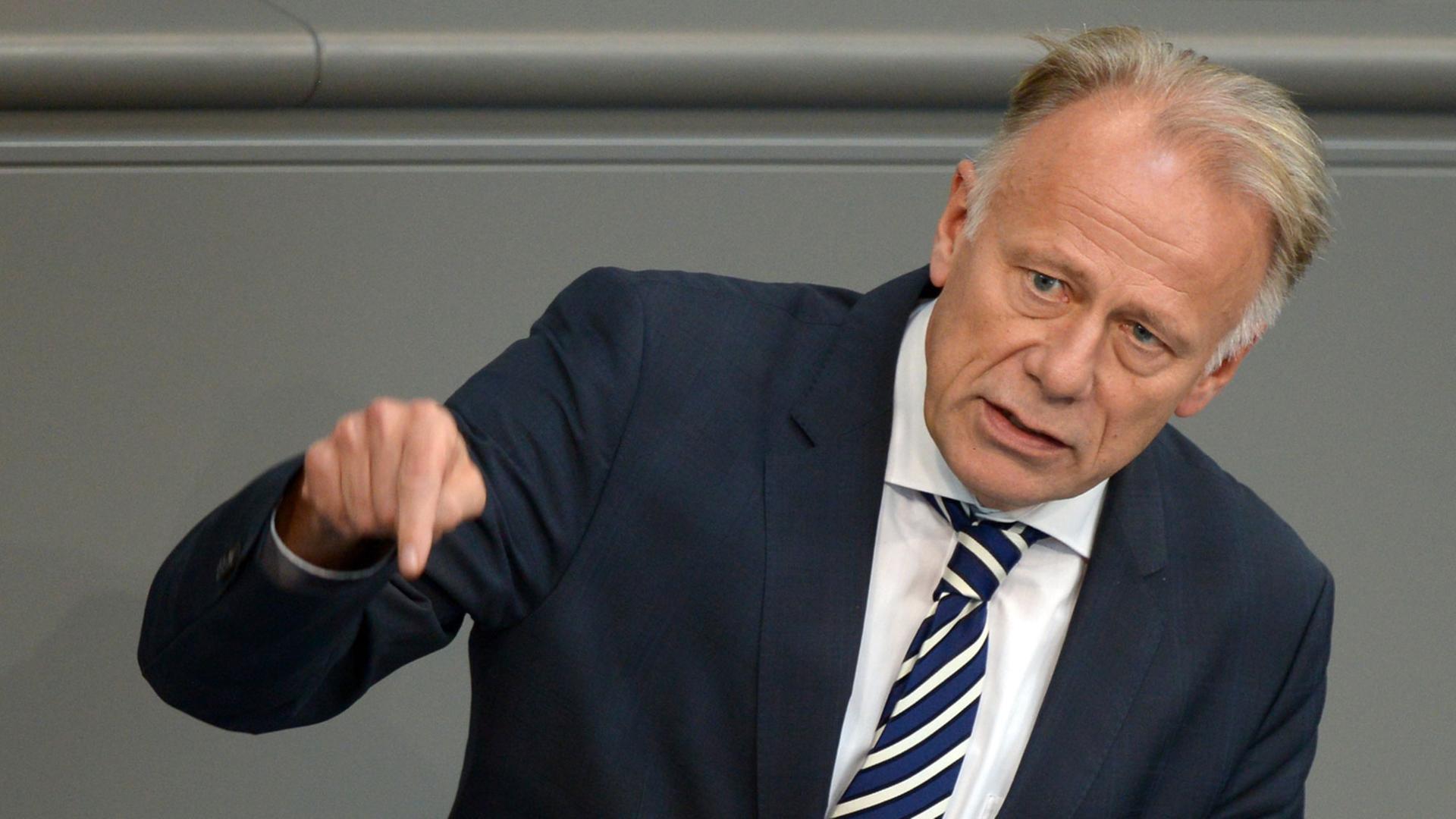 Jürgen Trittin redet im Bundestag. Jürgen Trittin redet im Bundestag.