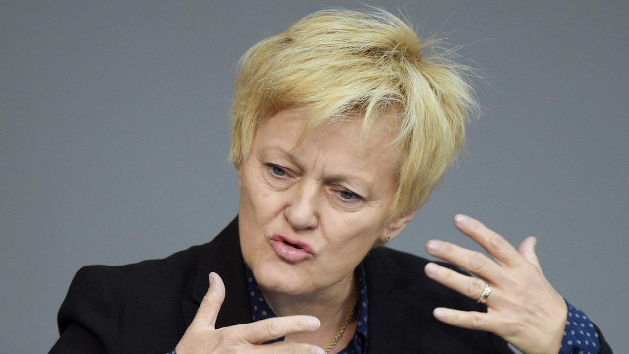 Renate Künast im Bundestag am 22.5.2015 Renate Künast im Bundestag am 22.5.2015