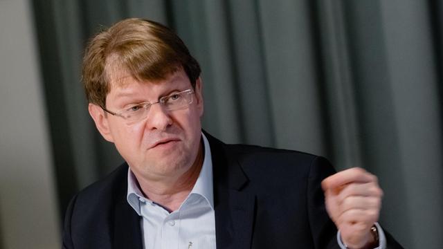 Ralf Stegner (SPD), SPD-Landesvorsitzender in Schleswig-Holstein, verkündet am 13.04.2016 in Kiel (Schleswig-Holstein) seine Entscheidung, sich 2017 erneut um einen Sitz im schleswig-holsteinischen Landtag zu bewerben und nicht um eine Platz im Bundestag.