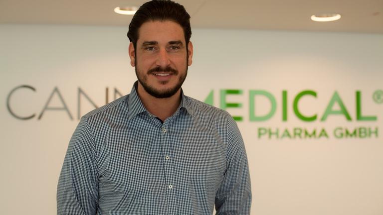 Niklas Kouparanis - Sales Director bei Cannamedical Niklas Kouparanis - Sales Director bei Cannamedical