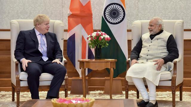 Boris Johnson als britischer Außenminister mit dem indischen Premierminister Narendra Modi 2017 in Neu Dehli, Indien