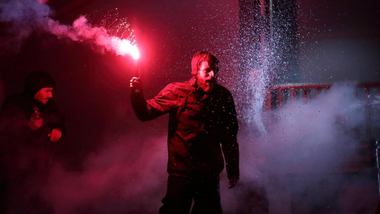 Schauspieler Karim Daoud während der Fotoprobe zum Stück "Schwarzer Block" im Maxim Gorki Theater in Berlin. Schauspieler Karim Daoud während der Fotoprobe zum Stück "Schwarzer Block" im Maxim Gorki Theater in Berlin.