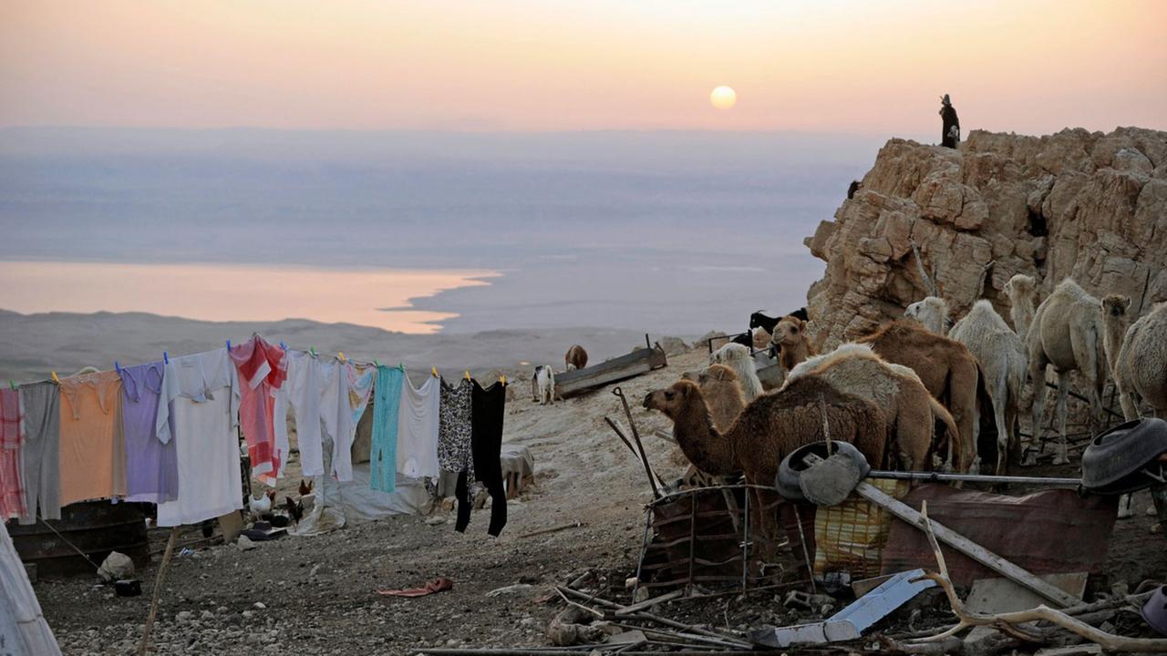 Jordanien ist ein wunderschönes Land, doch leider leben die meisten Menschen in diesem Land in Armut. Jordanien ist ein wunderschönes Land, doch leider leben die meisten Menschen in diesem Land in Armut.