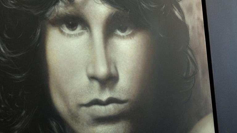 Die Bilder der Rockmusiker Jim Morrison (l-r), Elton John und David Bowie des Künstlers Jürgen D.Flohr stehen in der Galerie " Niagara" in Düsseldorf (Foto vom 18.11.2008). Für seine neue Ausstellung in der Galerie "Niagara" in Düsseldorf hatte Flohr einen Zyklus von 12 großformatigen Portraits mit dem Titel "Rockstar Mythen III" geschaffen. Die Bilder, von Hand in Acryl auf Leinwand gemalt, haben alle die Maße 250x150 Zentimeter und zeigen verschiedene Rockstars. Die Bilder der Rockmusiker Jim Morrison (l-r), Elton John und David Bowie des Künstlers Jürgen D.Flohr stehen in der Galerie " Niagara" in Düsseldorf (Foto vom 18.11.2008). Für seine neue Ausstellung in der Galerie "Niagara" in Düsseldorf hatte Flohr einen Zyklus von 12 großformatigen Portraits mit dem Titel "Rockstar Mythen III" geschaffen. Die Bilder, von Hand in Acryl auf Leinwand gemalt, haben alle die Maße 250x150 Zentimeter und zeigen verschiedene Rockstars.