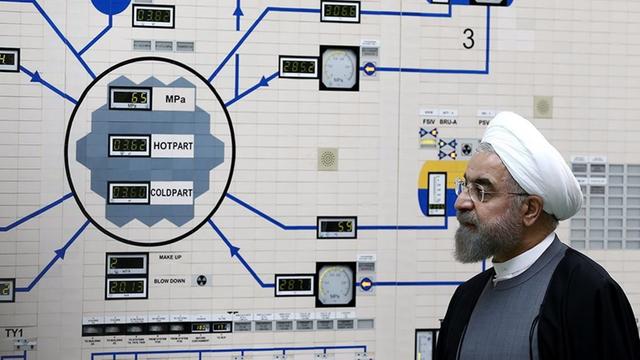 Irans Präsident Hassan Ruhani besucht das Atomkraftwerk Bushehr