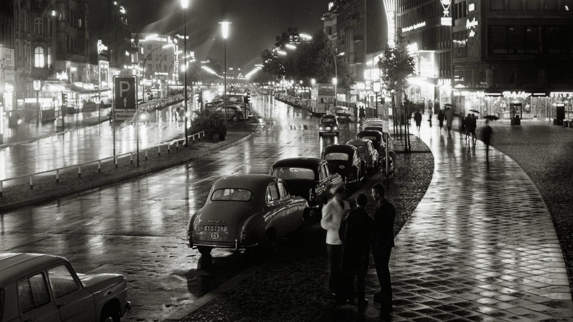 Der Berliner Kurfürstendamm bei Nacht in den 60ern Der Berliner Kurfürstendamm bei Nacht in den 60ern