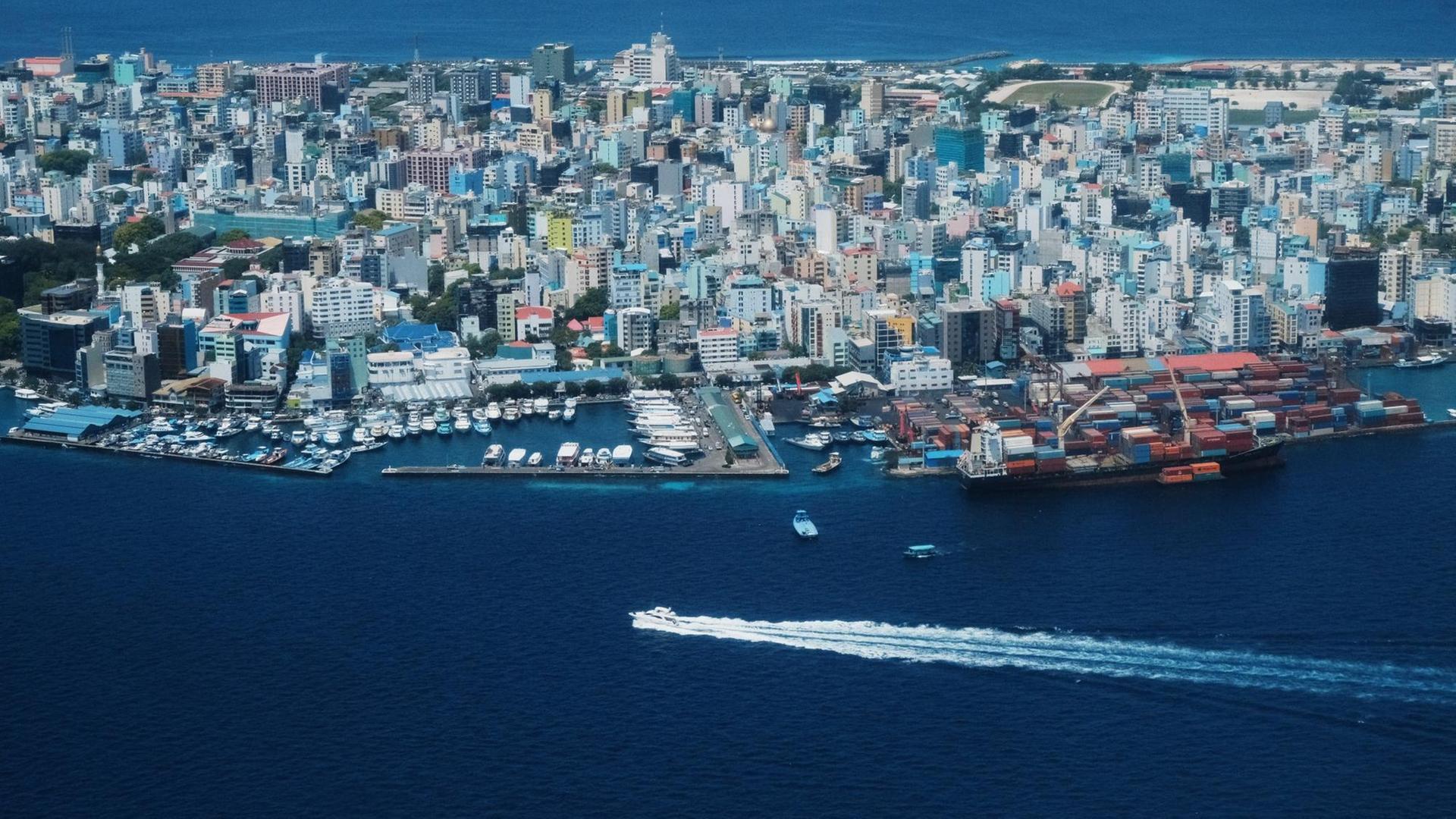 Blick auf die maledivische Hauptstadt Male.