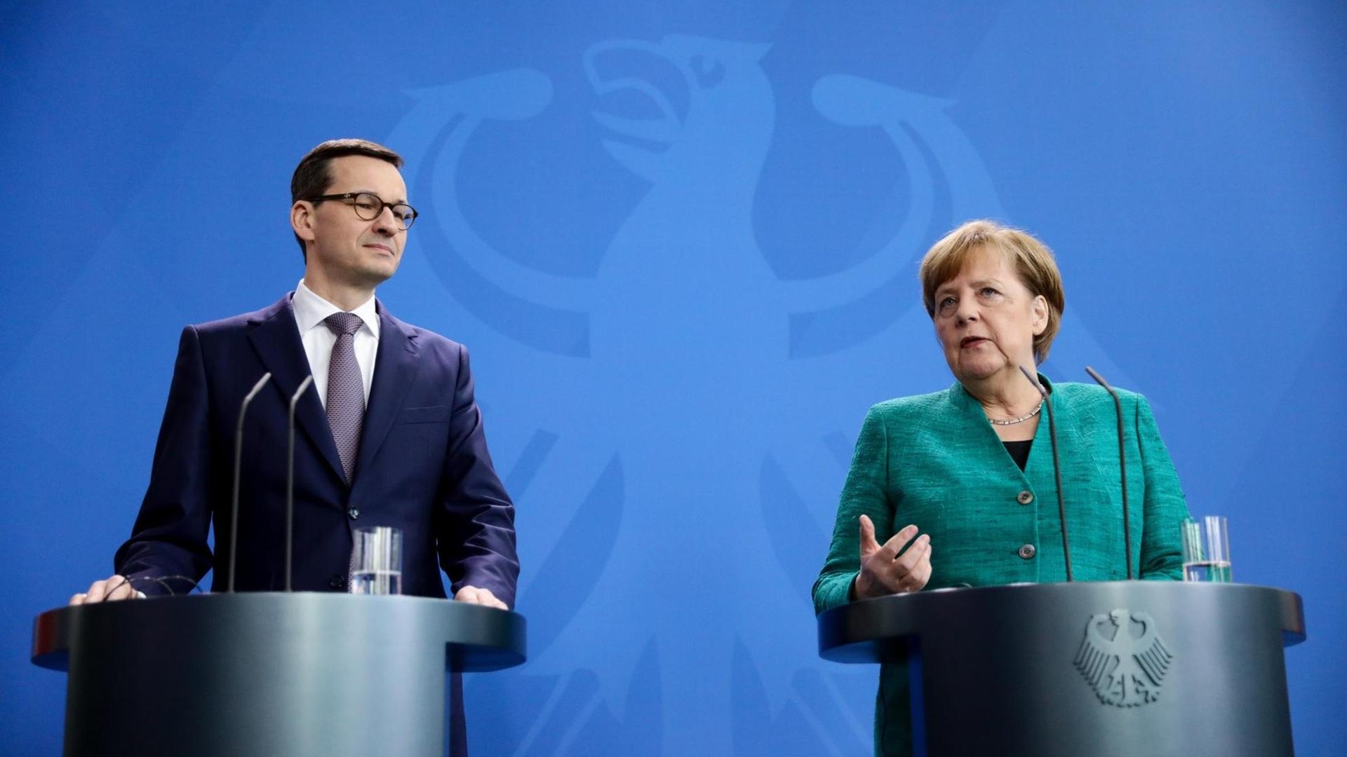 Bundeskanzlerin Angela Merkel (r, CDU) und der polnische Ministerpräsident Mateusz Morawiecki Bundeskanzlerin Angela Merkel (r, CDU) und der polnische Ministerpräsident Mateusz Morawiecki