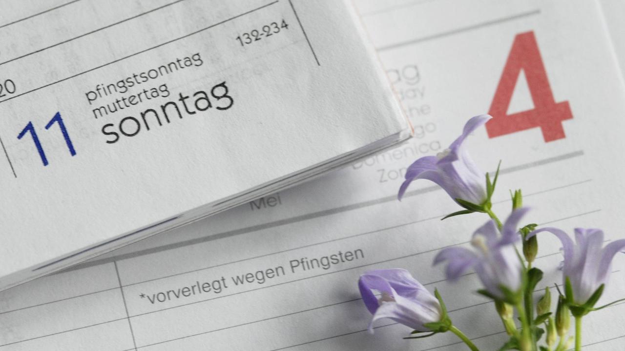 Der Sonntag ist heute zwar weitgehend säkularisiert, für viele Christen ist er aber immer noch heilig. Der Sonntag ist heute zwar weitgehend säkularisiert, für viele Christen ist er aber immer noch heilig.