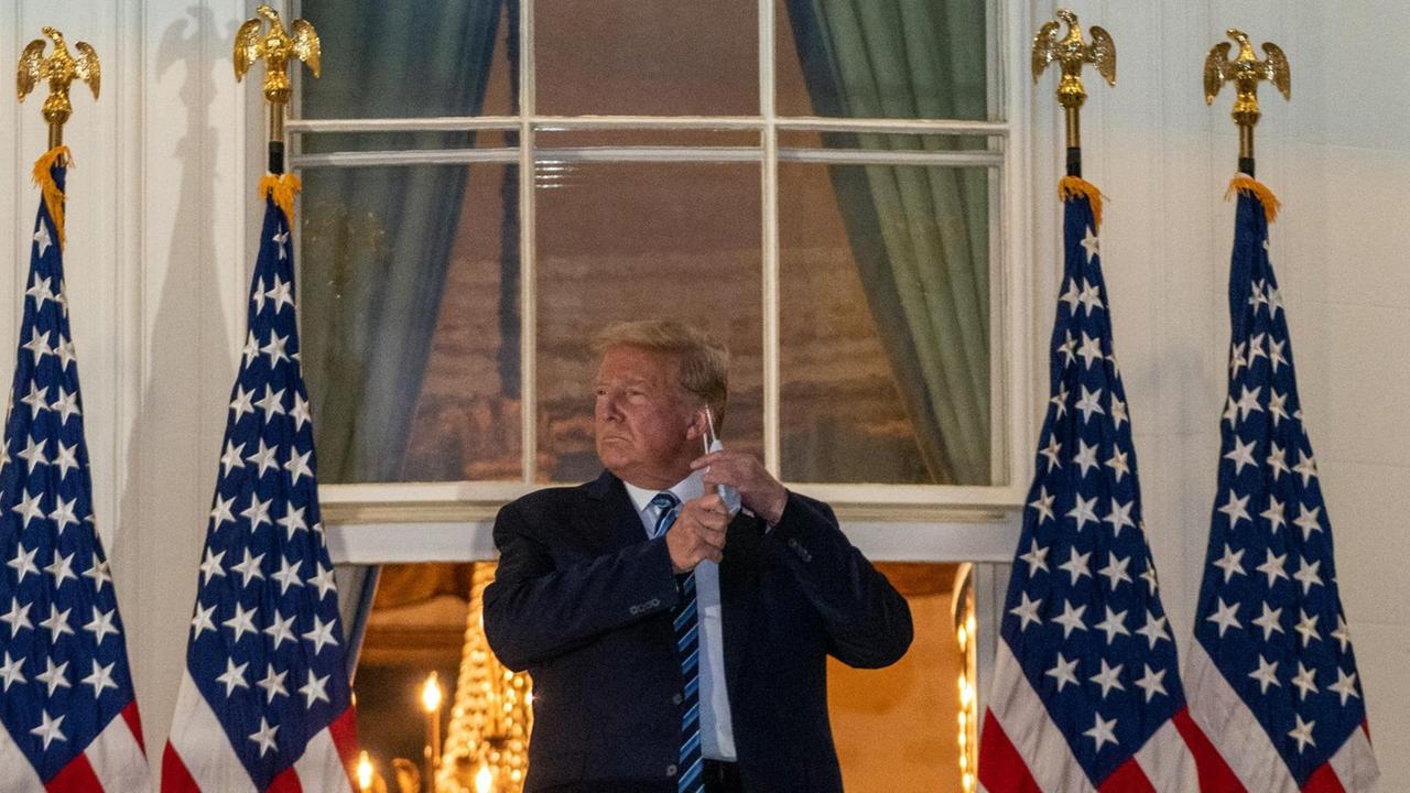 Trump auf dem Balkon des Weißen Hauses am 5.Oktober 2020 Trump auf dem Balkon des Weißen Hauses am 5.Oktober 2020