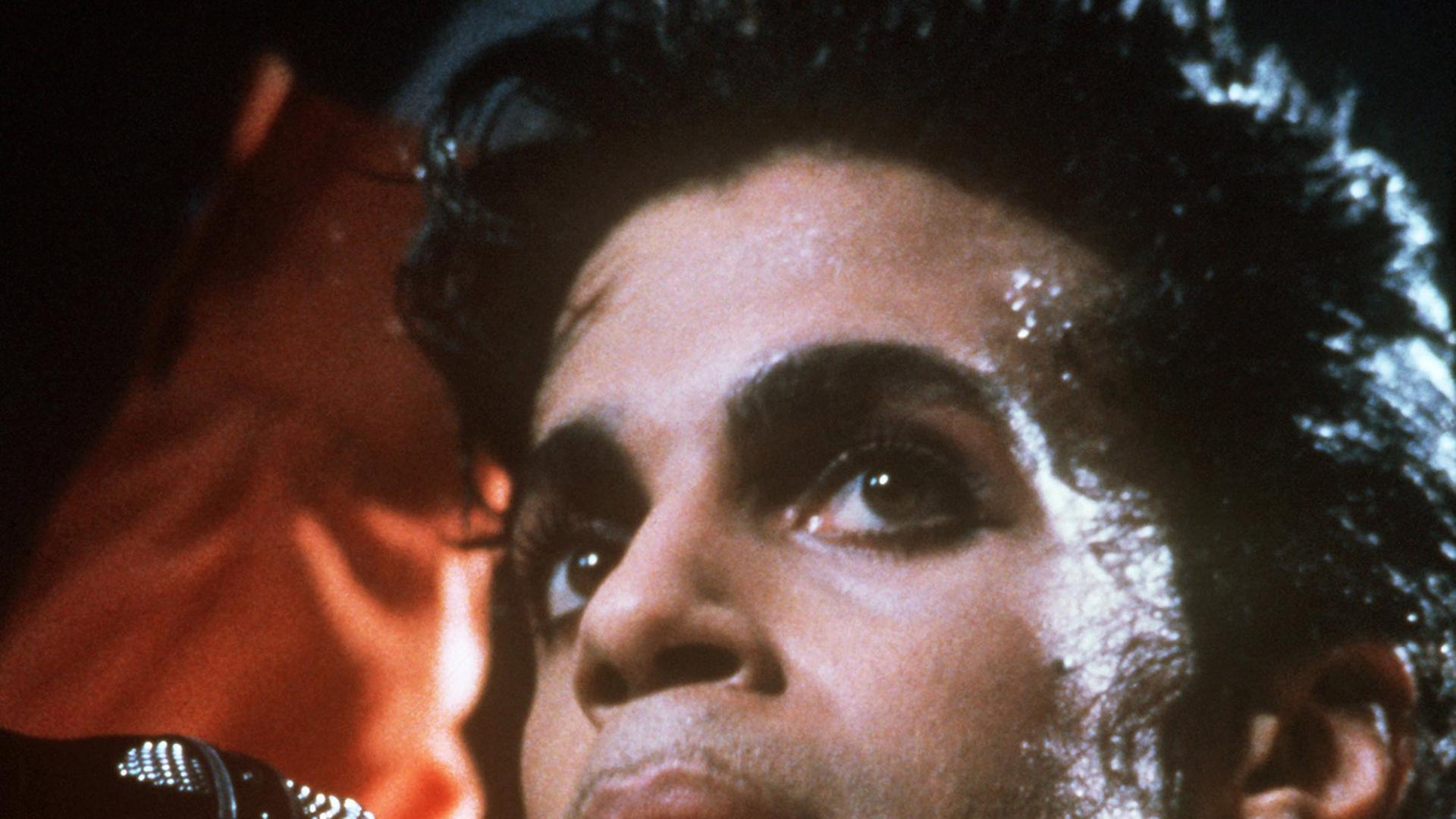 Der US-amerikanische Popsänger und Musiker Prince, Aufnahme von 1986