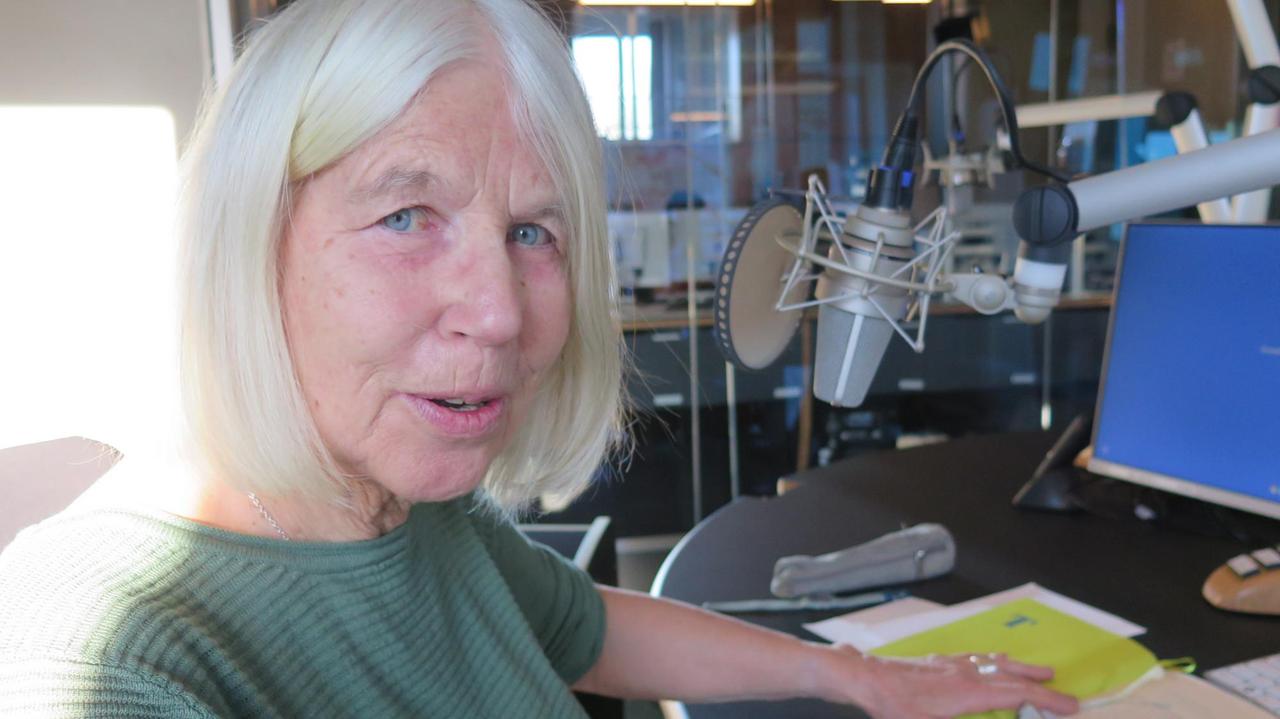Die Pädagogin und Buchautorin Helge-Ulrike Hyams zu Besuch im Deutschlandradio-Funkhaus in Berlin. Die Pädagogin und Buchautorin Helge-Ulrike Hyams zu Besuch im Deutschlandradio-Funkhaus in Berlin.