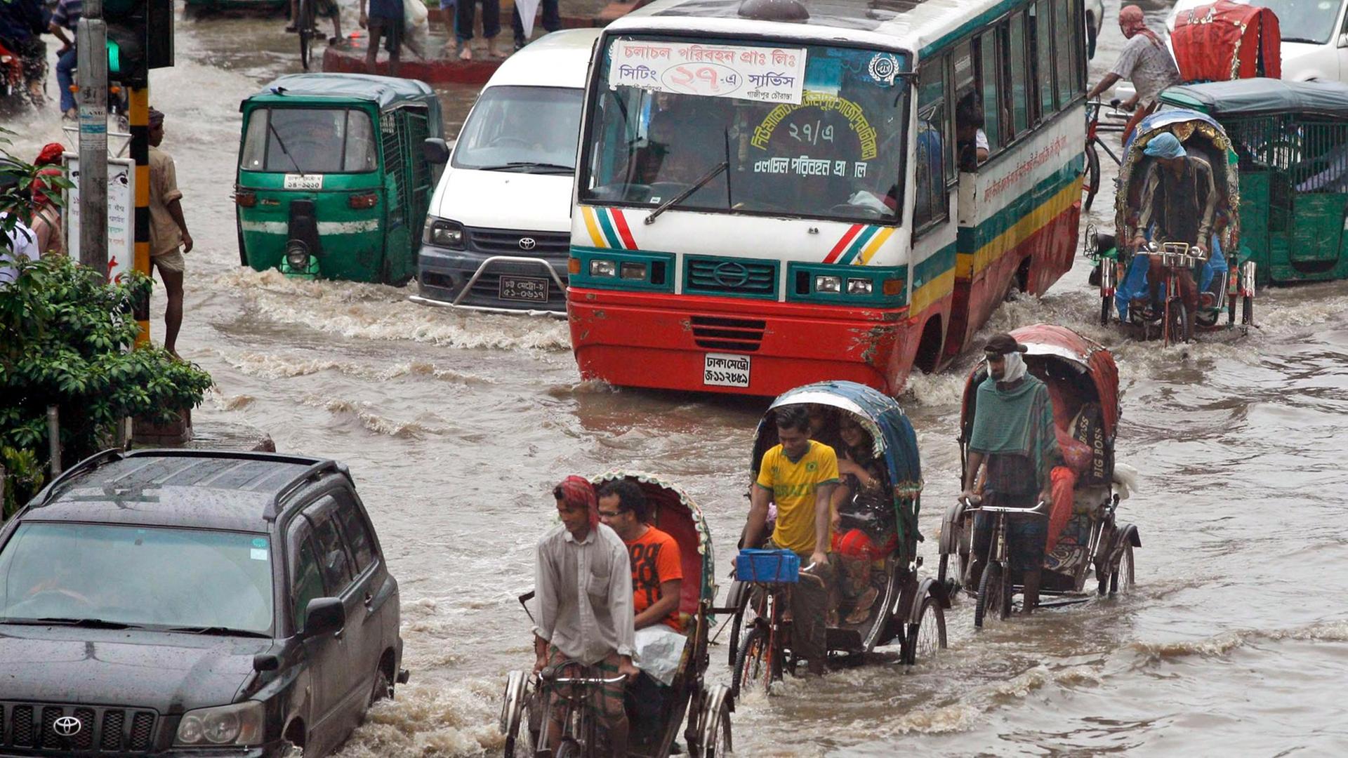 Überschwemmungen in Bangladesch, Dhaka, Oktober 2010. Überschwemmungen in Bangladesch, Dhaka, Oktober 2010.