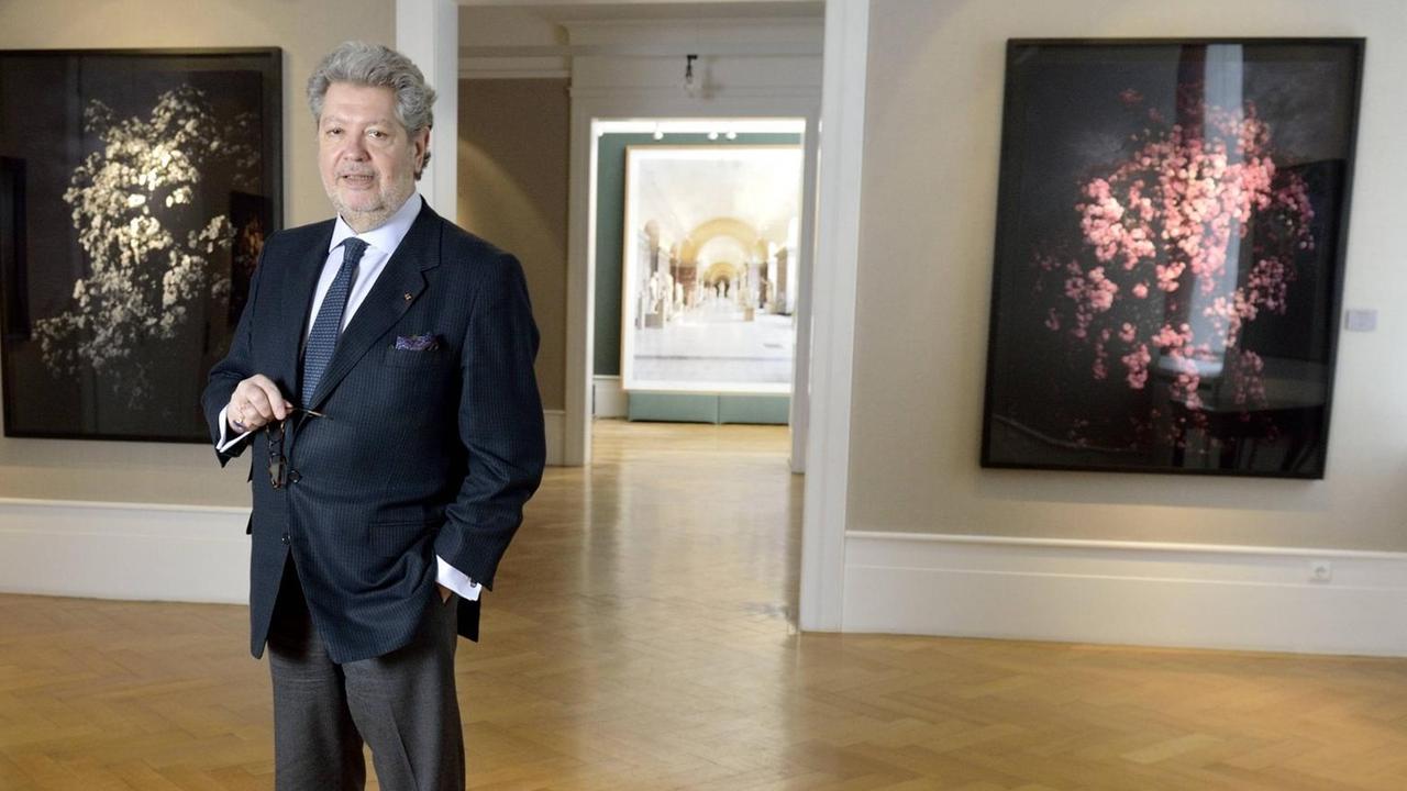 Der Kunsthändler Konrad O. Bernheimer in seiner Galerie in München Der Kunsthändler Konrad O. Bernheimer in seiner Galerie in München