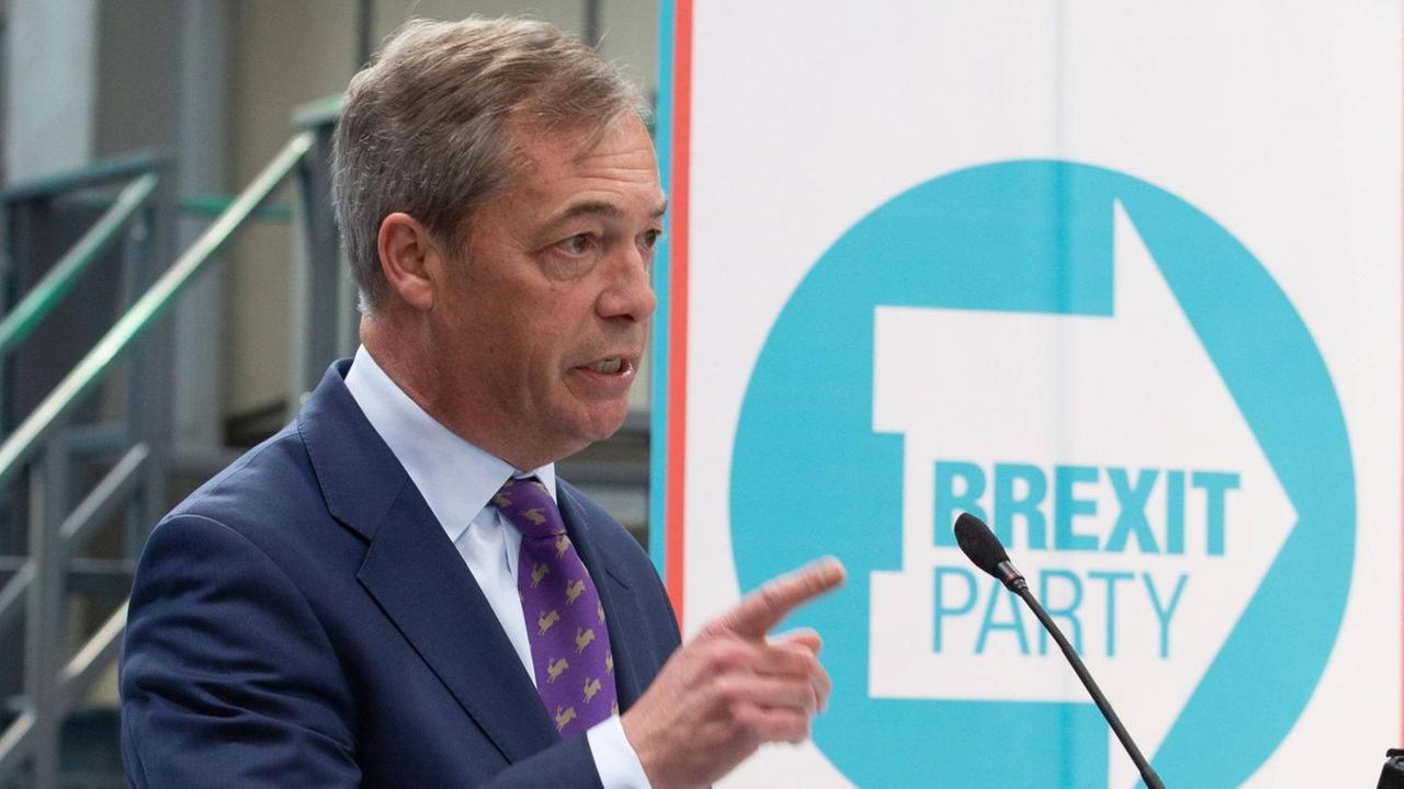 Nigel Farage spricht am 19.04.2019 in Coventry anlässlich der Gründung seiner Brexit-Partei Nigel Farage spricht am 19.04.2019 in Coventry anlässlich der Gründung seiner Brexit-Partei