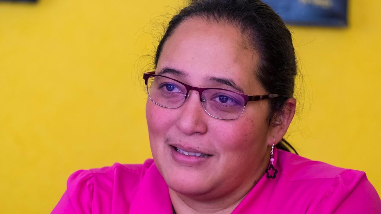 Die Venezolanerin Indira Berroterán ist Managerin und Herz von "Yolia" - Sie ist Ersatzmutter für 20 Mädchen. Die Venezolanerin Indira Berroterán ist Managerin und Herz von "Yolia" - Sie ist Ersatzmutter für 20 Mädchen.