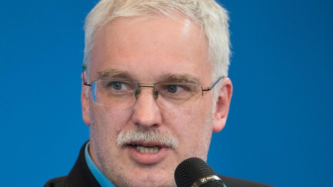 Gert Pickel, Professor für Kirchen- und Religionssoziologie an der Theologischen Fakultät der Universität Leipzig. Gert Pickel, Professor für Kirchen- und Religionssoziologie an der Theologischen Fakultät der Universität Leipzig.