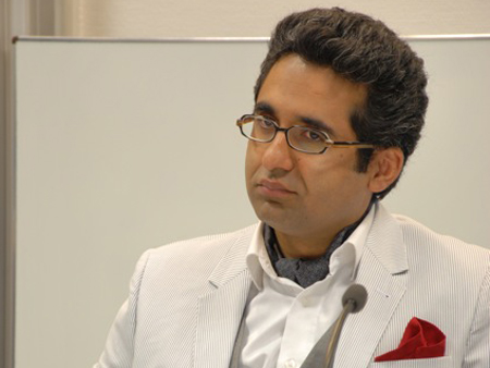 Der Autor und Verleger Ahmad Milad Karimi stammt aus Afghanistan. Der Autor und Verleger Ahmad Milad Karimi stammt aus Afghanistan.