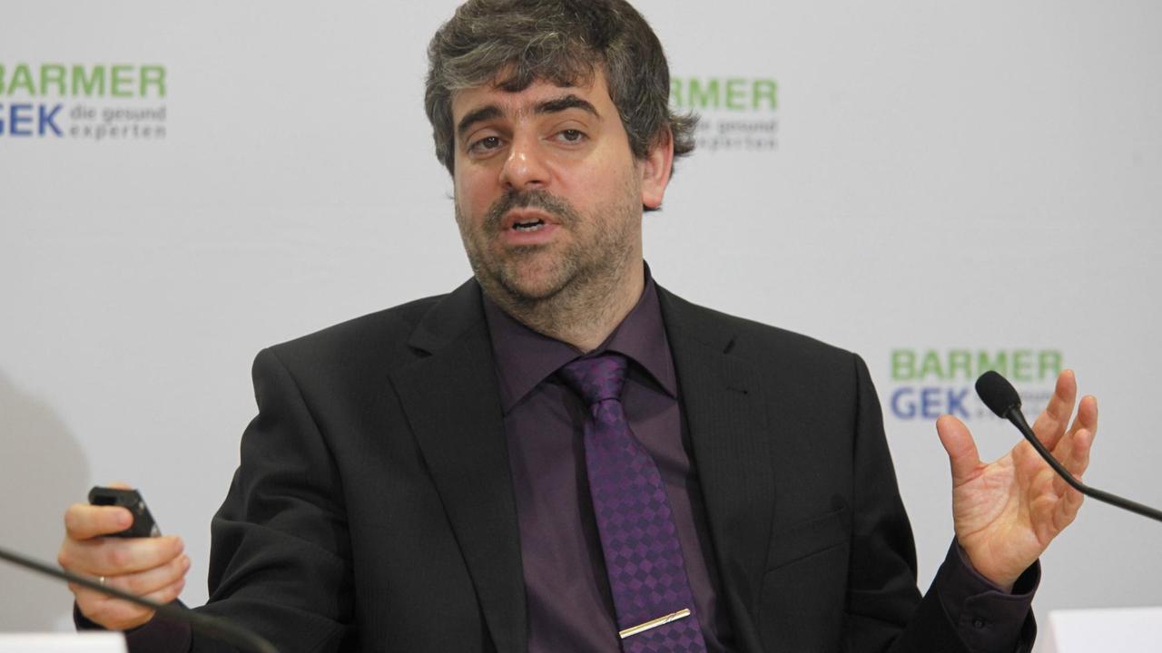 Prof. Dr. Heinz Rothgang vom Zentrum für Sozialpolitik der Universität Bremen Prof. Dr. Heinz Rothgang vom Zentrum für Sozialpolitik der Universität Bremen
