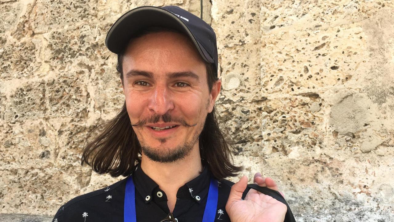 Der deutsch-syrische Künstler Manaf Halboun bei der Biennale in Havanna. Der deutsch-syrische Künstler Manaf Halboun bei der Biennale in Havanna.