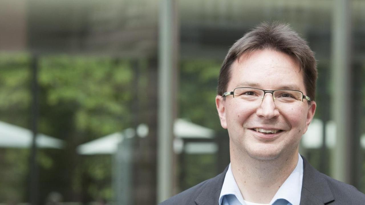 Eine Porträtaufnahme zeigt Michael Blume. Er ist Religionswissenschaftler und baden-württembergischer Antisemitismusbeauftragter. Eine Porträtaufnahme zeigt Michael Blume. Er ist Religionswissenschaftler und baden-württembergischer Antisemitismusbeauftragter.