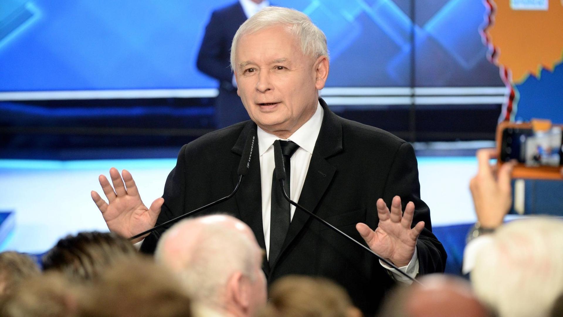 Jaroslaw Kaczynski am Abend der Kommunalwahlen in Polen Jaroslaw Kaczynski am Abend der Kommunalwahlen in Polen