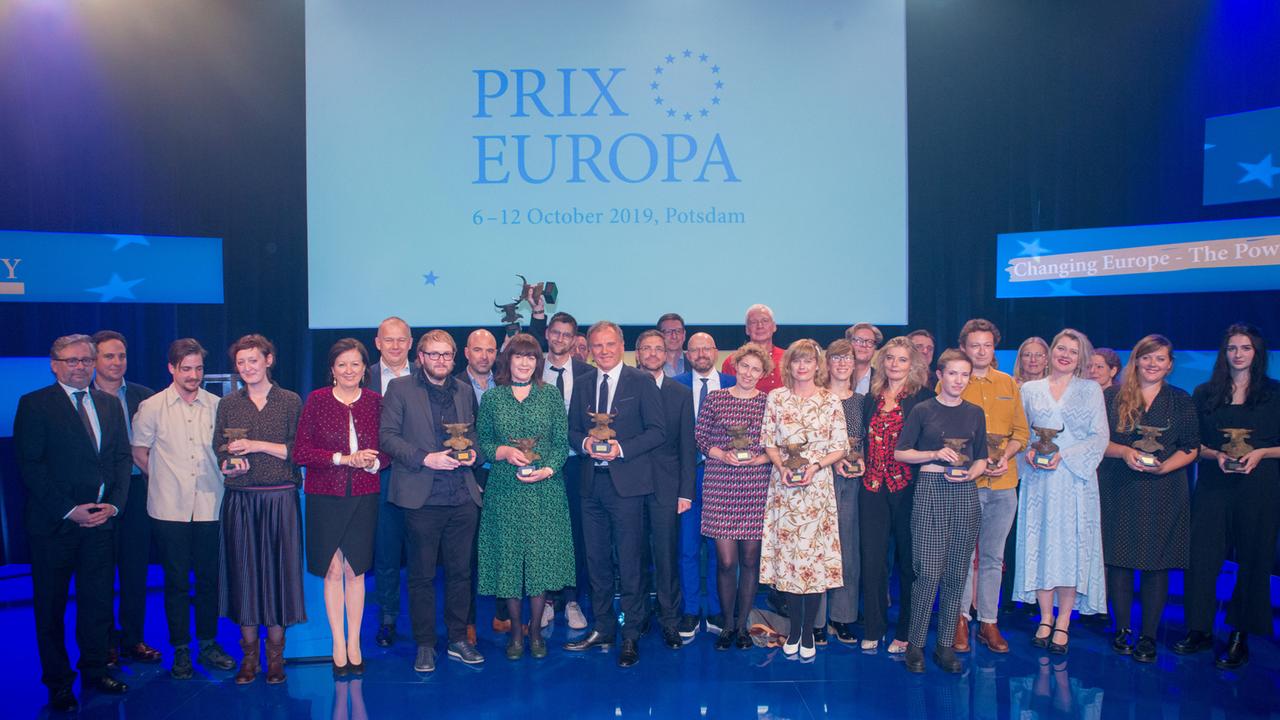Gruppenbild der Gewinnerinnen und Gewinner 2019 Gruppenbild der Gewinnerinnen und Gewinner 2019