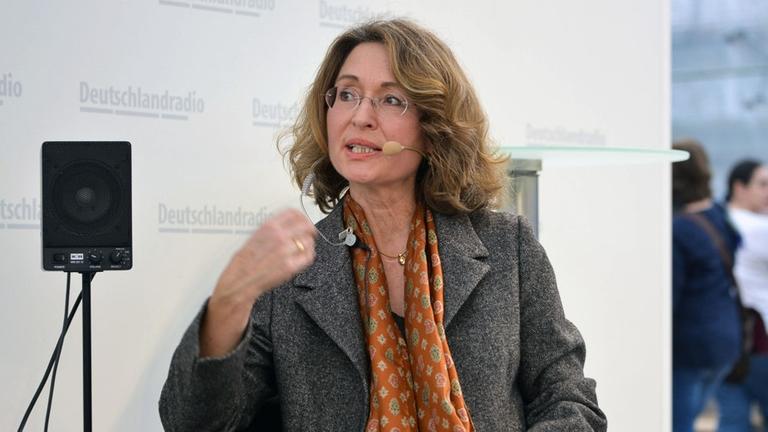 Dorothea Westphal beim "Bücherfrühling" von Deutschlandradio Kultur auf der Leipziger Buchmesse 2015 Dorothea Westphal beim "Bücherfrühling" von Deutschlandradio Kultur auf der Leipziger Buchmesse 2015