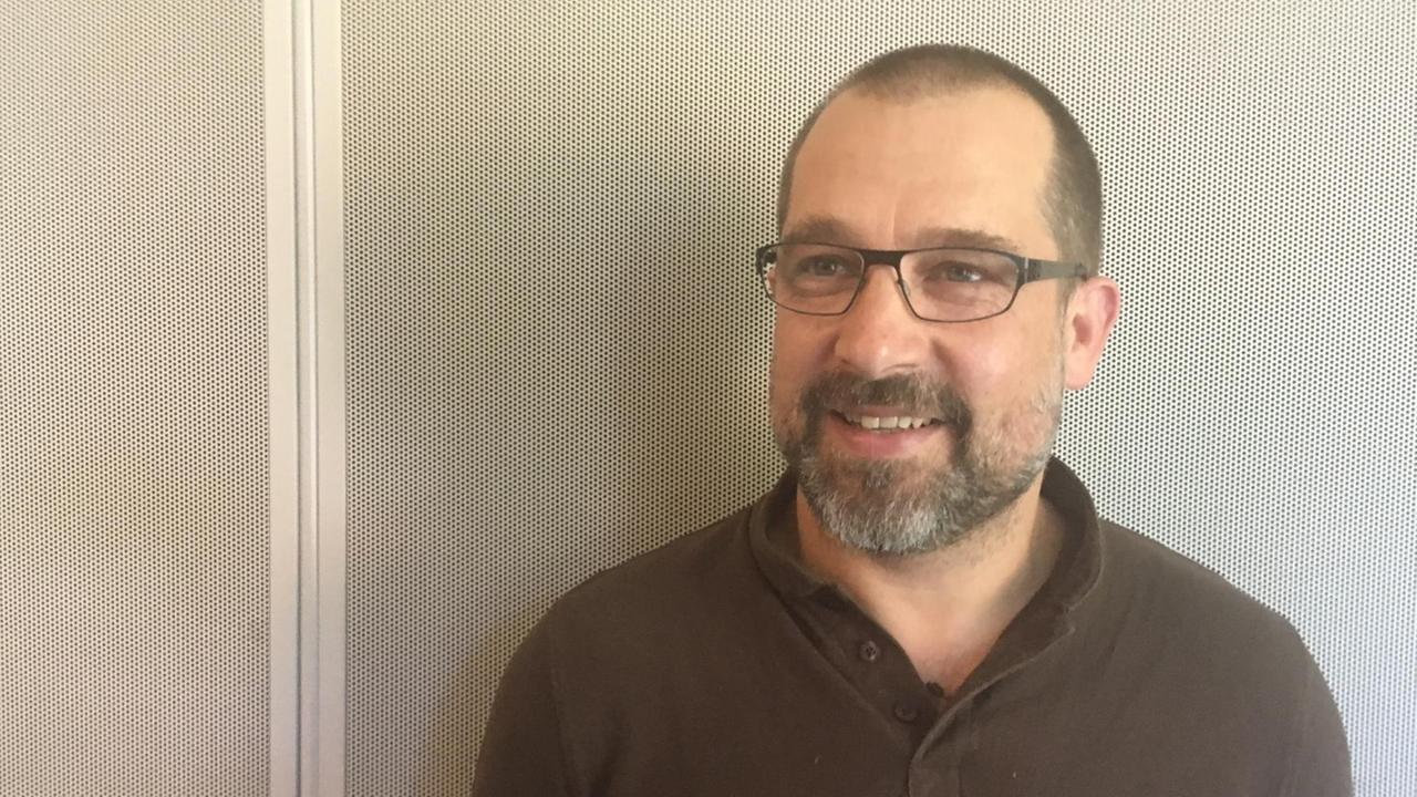 Alexander Held ist Forstwissenschaftler und Senior Manager beim European Forest Institute in Bonn. Alexander Held ist Forstwissenschaftler und Senior Manager beim European Forest Institute in Bonn.