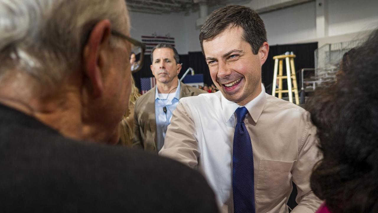 Der US-Demokrat Pete Buttigieg auf einer Wahlkampfveranstaltung am 8. Dezember in Corralville, Iowa. Der US-Demokrat Pete Buttigieg auf einer Wahlkampfveranstaltung am 8. Dezember in Corralville, Iowa.
