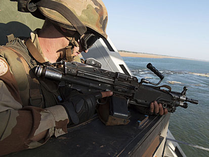 Ein französischer Soldat im Einsatz in Mali Ein französischer Soldat im Einsatz in Mali