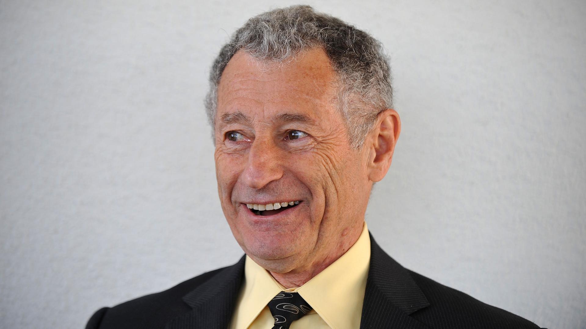 Ein Portraitbild des Informatikers Leonard Kleinrock. Ein Portraitbild des Informatikers Leonard Kleinrock.
