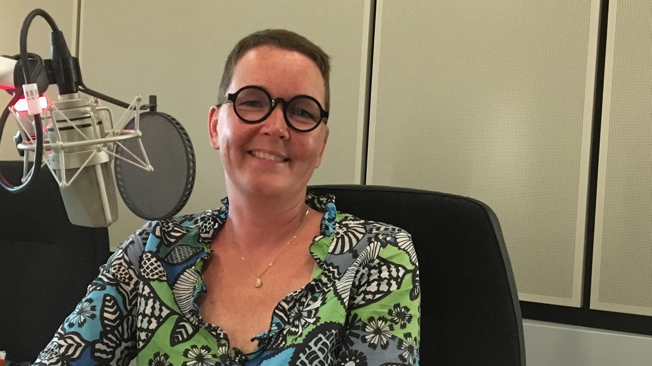 Musikmanagerin Anne Haffmans im Studio von Deutschlandradio Kultur (September 2016). Musikmanagerin Anne Haffmans im Studio von Deutschlandradio Kultur (September 2016).