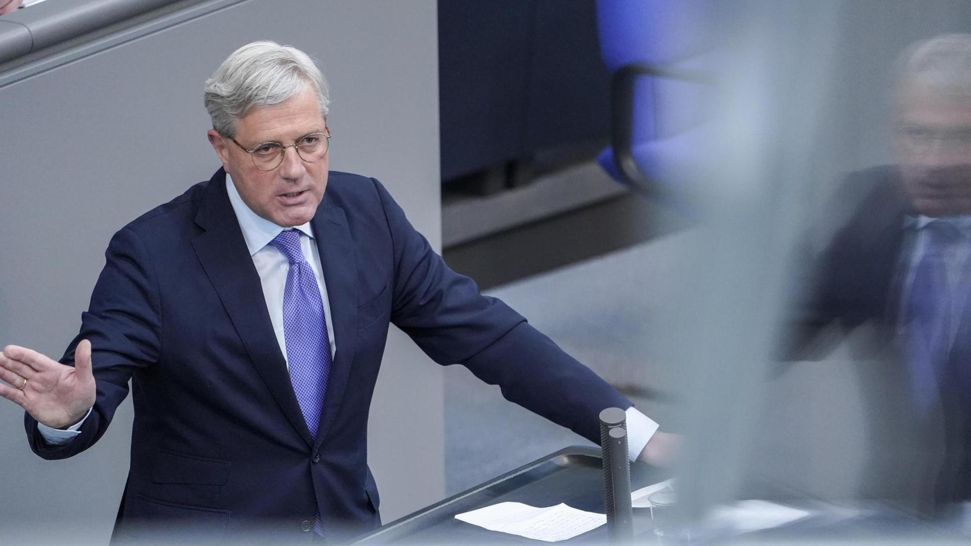 Aktuell, 19.05.2021, Berlin, Dr. Norbert Roettgen im Portrait bei seiner Rede Aktuelle Stunde zu den Raketenangriffen auf Israel und der Eskalation der Gewalt bei der 229. Sitzung des Deutschen Bundestag in Berlin Aktuell, 19.05.2021, Berlin, Dr. Norbert Roettgen im Portrait bei seiner Rede Aktuelle Stunde zu den Raketenangriffen auf Israel und der Eskalation der Gewalt bei der 229. Sitzung des Deutschen Bundestag in Berlin