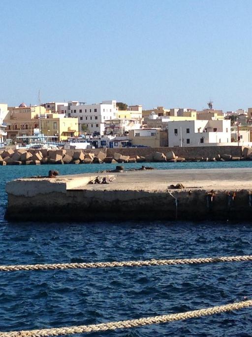 Der Hafen der Insel Lampedusa.