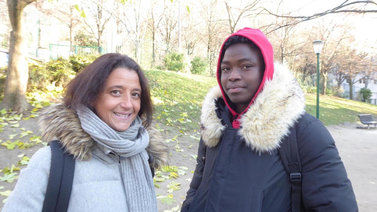 Eine Erfolgsgeschichte: Agathe Nadimi hat Thierno aus Guinea bei der Anerkennungsprozedur geholfen. Heute wird der 15-Jährige staatlich betreut und geht zur Schule.  