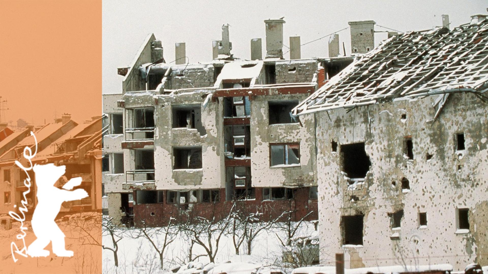 Blick auf Häuserruinen im Schnee im Zentrum Sarajevos, aufgenommen im Februar 1996. Blick auf Häuserruinen im Schnee im Zentrum Sarajevos, aufgenommen im Februar 1996.