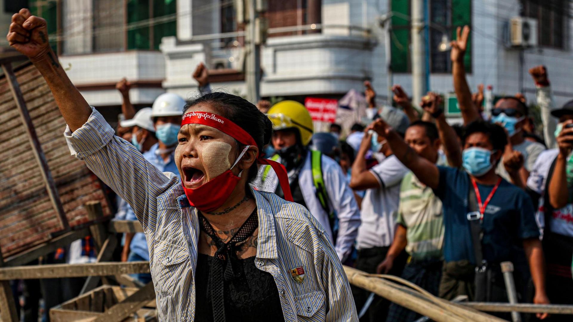 Demonstranten bei den Protesten in Myanmar.