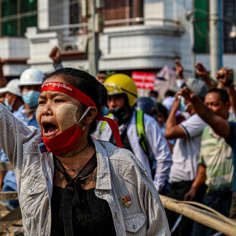 Demonstranten bei den Protesten in Myanmar.